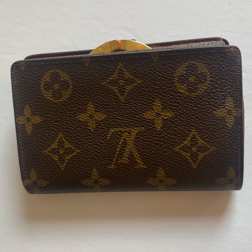 Louis Vuitton Authentic Kisslock Monogram Wallet